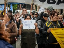 El gobierno de Milei dio de baja el «Volver al Trabajo», en medio de protestas de movimientos sociales en todo el país