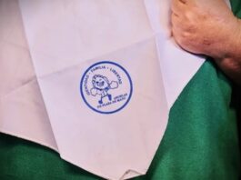 Denuncian que el Gobierno interrumpió el envío de kits de ADN a los consulados para identificar nietos apropiados por la dictadura