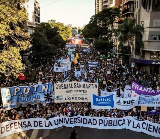 La defensa de las universidades públicas colmó las calles del país: 120 mil personas marcharon en Córdoba