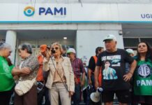 Jubilados y pensionados se manifestaron en diversas sedes del PAMI para denunciar su vaciamiento