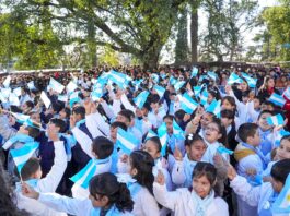 En un emotivo acto, estudiantes de cuarto grado prometieron Lealtad a la Bandera en Alta Gracia