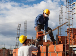 La actividad industrial y de la construcción sufrieron sendas caídas del 2,8% interanual en abril