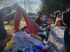 Los Cedros: en una feria solidaria, entregaron ropa de abrigo y calzado a familias con necesidades