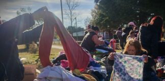 Los Cedros: en una feria solidaria, entregaron ropa de abrigo y calzado a familias con necesidades