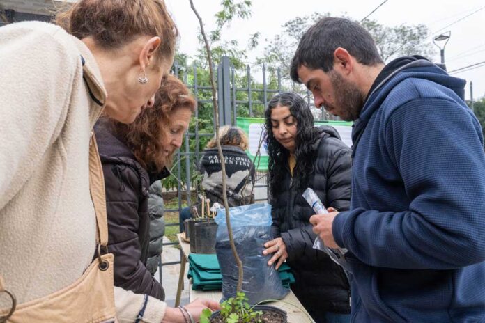 Eco canje en Santa Ana (Municipalidad Villa Parque Santa Ana) 01