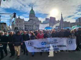 En unidad, el movimiento obrero marchó junto a los jubilados para rechazar el ajuste del Gobierno Nacional