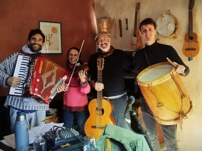 Mauri Córdoba y Gabi Torres Nadal con banda