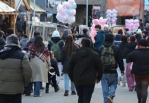 Fin de semana largo ajustado: el gasto promedio diario por turista se redujo un 13,2% respecto a 2023