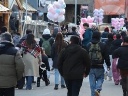 Fin de semana largo ajustado: el gasto promedio diario por turista se redujo un 13,2% respecto a 2023