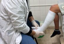 Detuvieron a un policía de Alta Gracia por golpear a dos jóvenes de 16 años en el Camino de los Lecheros