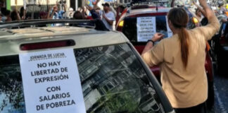 Caravana de periodistas protestó en la ciudad de Córdoba: “Cobramos por debajo de la línea de indigencia”